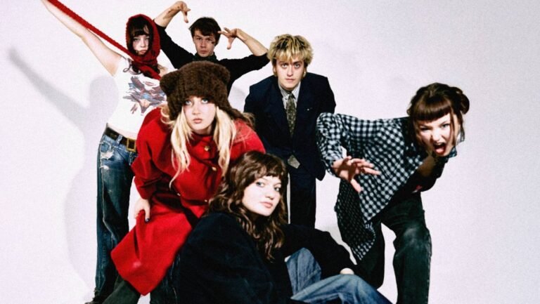 Man/Woman/Chainsaw. Foto: Charlie Charlie.