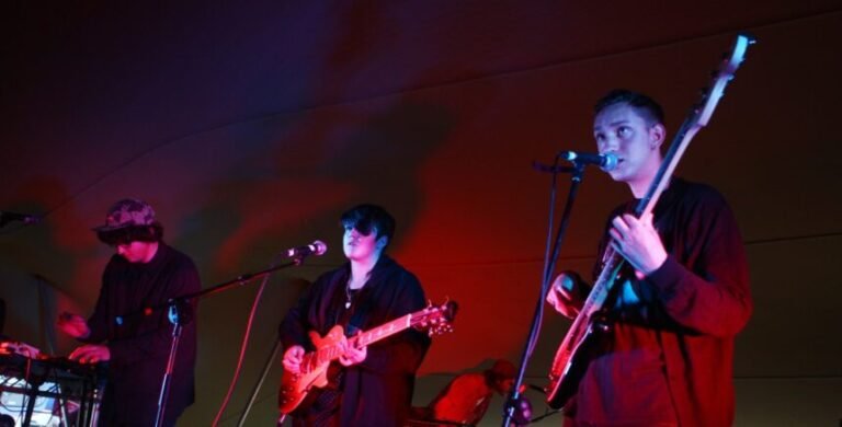 The xx. Crédito: Andy Willsher/Redferns/Getty Images.