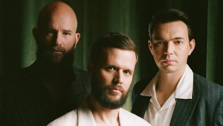 White Lies. Crédito: jono White.