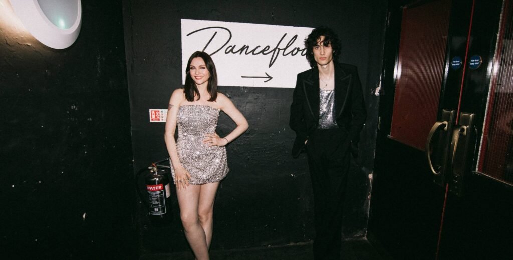 Sombr and Sophie Ellis-Bextor. Crédito: Bryce Glenn.