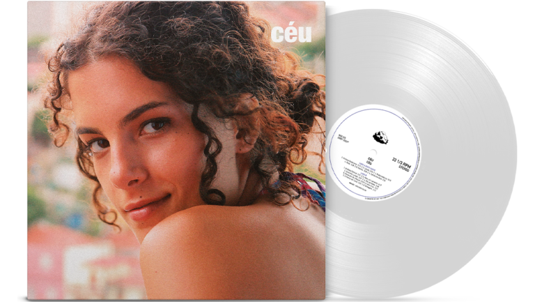 Capa do álbum homônimo da Céu.