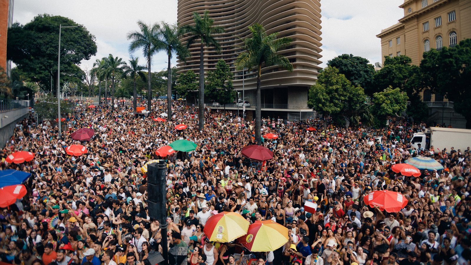 “Tudo que você podia ser”: Lagum anuncia o tema do seu bloco de carnaval