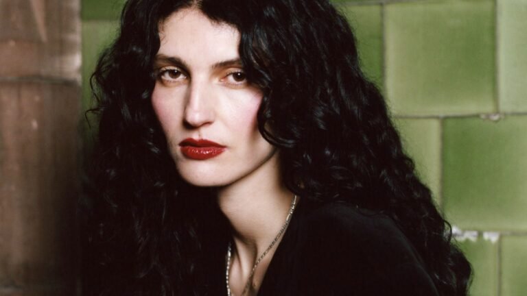 Lucia & The Best Boys. Izzy Leach