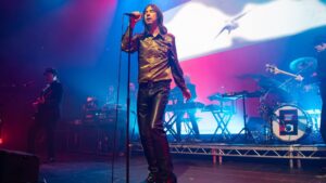 Primal Scream. Crédito: Bobby Gillespie of  at The Roundhouse, December 2025. Lorne Thomson/Redferns/Getty Images.