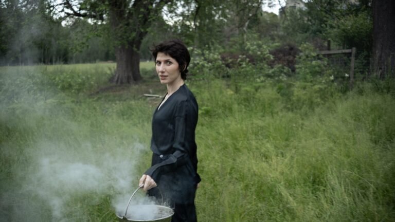 Aldous Harding. Kate Meakin