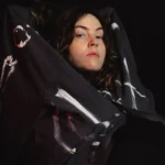 Emma Ruth Rundle anuncia novo álbum “These Killing Times” e lança single “Powerless”