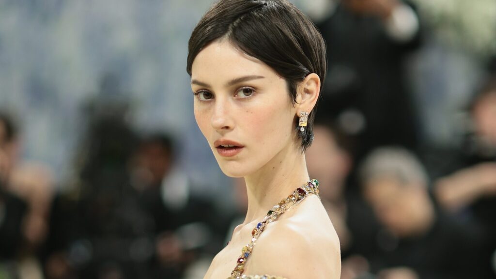Gracie Abrams. Dimitrios Kambouris/Getty for The Met Museum/Vogue