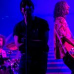 Julian Casablancas garante que Nick Valensi voltará “em breve” ao The Strokes