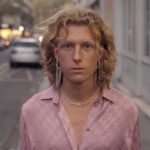 Noah Hill, do Parcels, lança álbum solo “Ok ok now” sobre desilusão amorosa