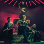 Queens of the Stone Age lança “Where the Goth Girls At?” e anuncia detalhes do álbum “Perfecth”