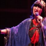 Yeah Yeah Yeahs lançam álbum ao vivo gravado no Royal Albert Hall